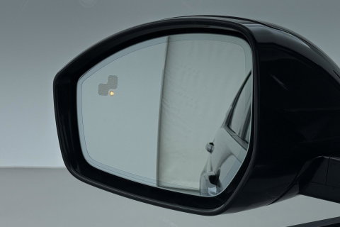 Land Rover Discovery Sport P270e Dynamic SE | Trekhaak | Meridian Surround | 360° Camera | Panoramadak | BLIS | ACC | 20 Inch