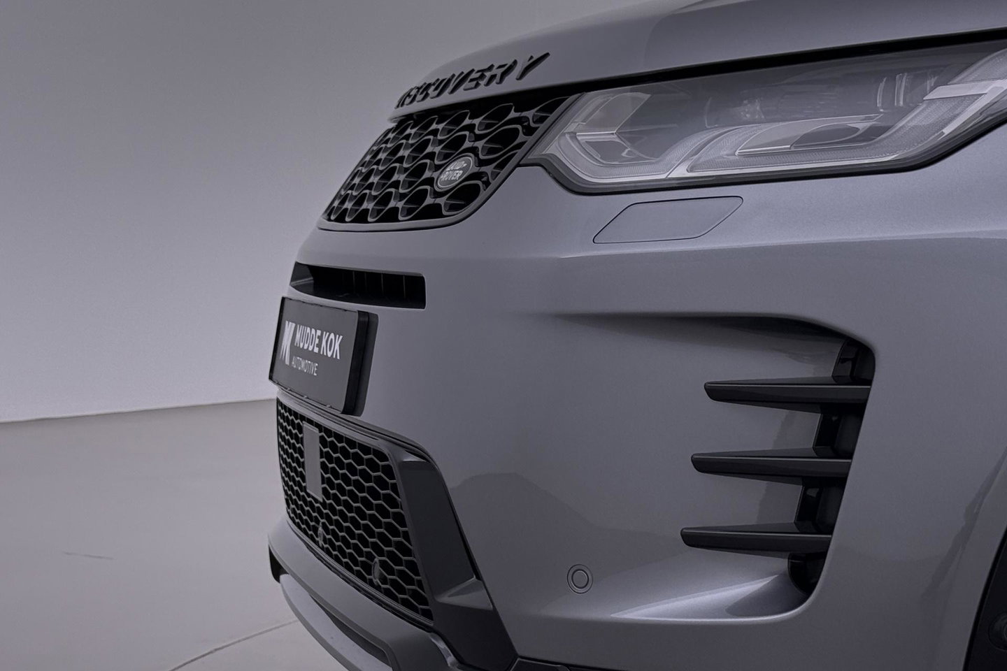 Land Rover Discovery Sport P270e Dynamic SE | Trekhaak | Meridian Surround | 360° Camera | Panoramadak | BLIS | ACC | 20 Inch