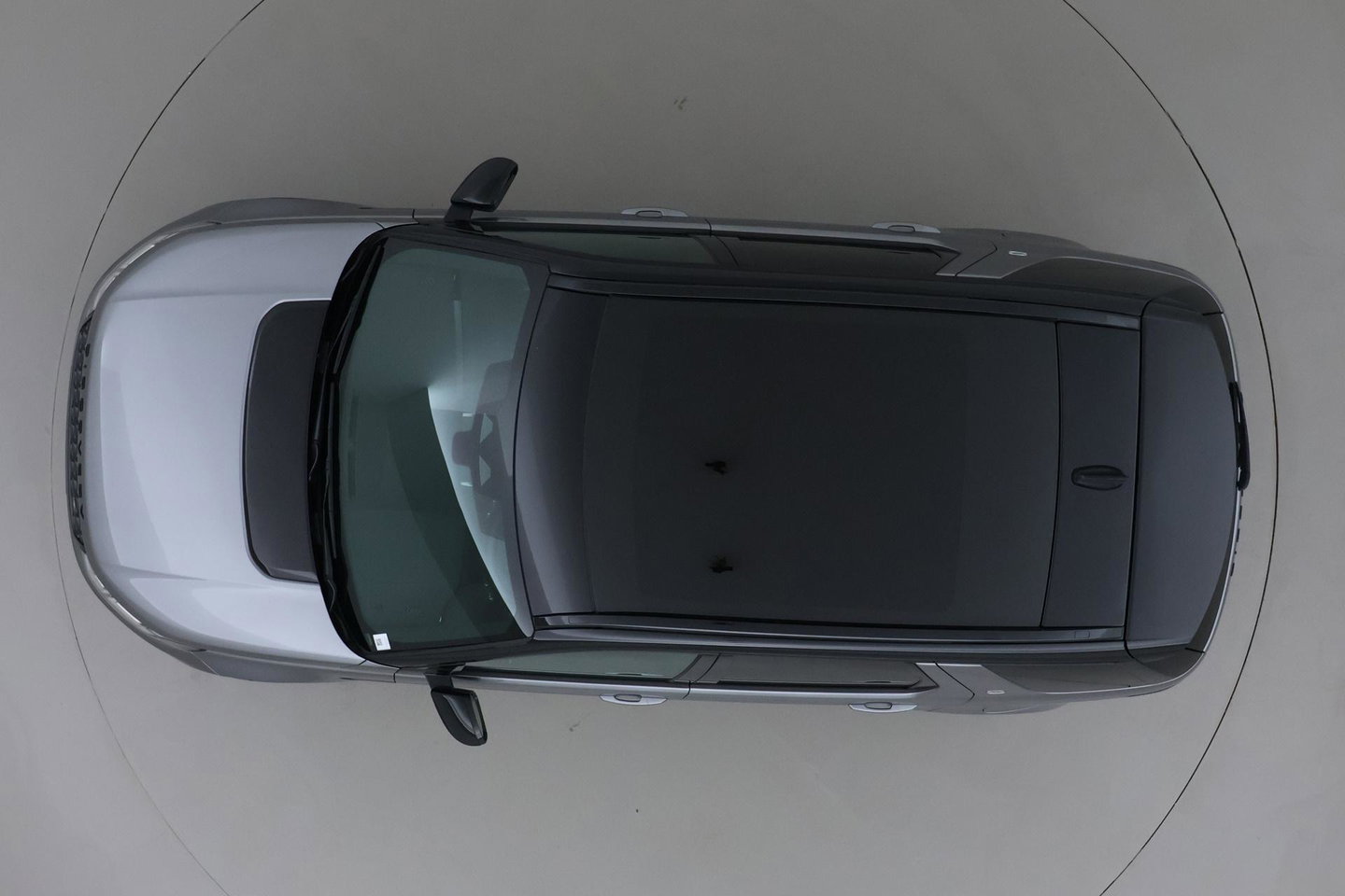 Land Rover Discovery Sport P270e Dynamic SE | Trekhaak | Meridian Surround | 360° Camera | Panoramadak | BLIS | ACC | 20 Inch