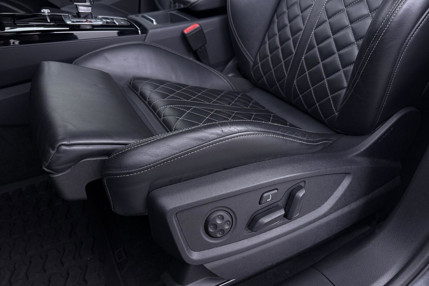 Audi Q5 Sportback 55 TFSI e S edition | Luchtvering | Panoramadak | Head-Up | Camera | Keyless | Matrix LED | 21 Inch