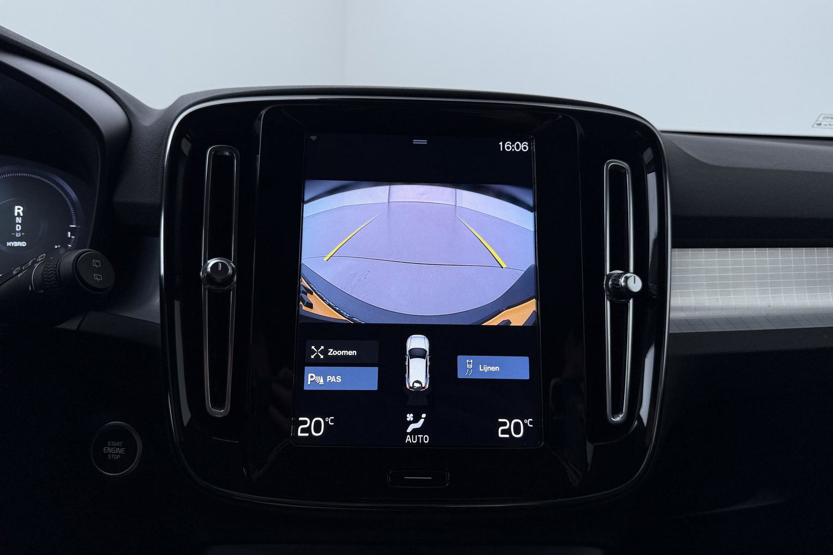 Volvo XC40 1.5 T4 Inscription Expression | Camera | Cruise Control | Keyless | Navigatie | High Performance Sound | Apple CarPlay | 18 Inch