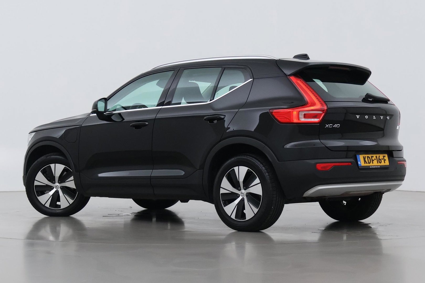 Volvo XC40 1.5 T4 Inscription Expression | Camera | Cruise Control | Keyless | Navigatie | High Performance Sound | Apple CarPlay | 18 Inch