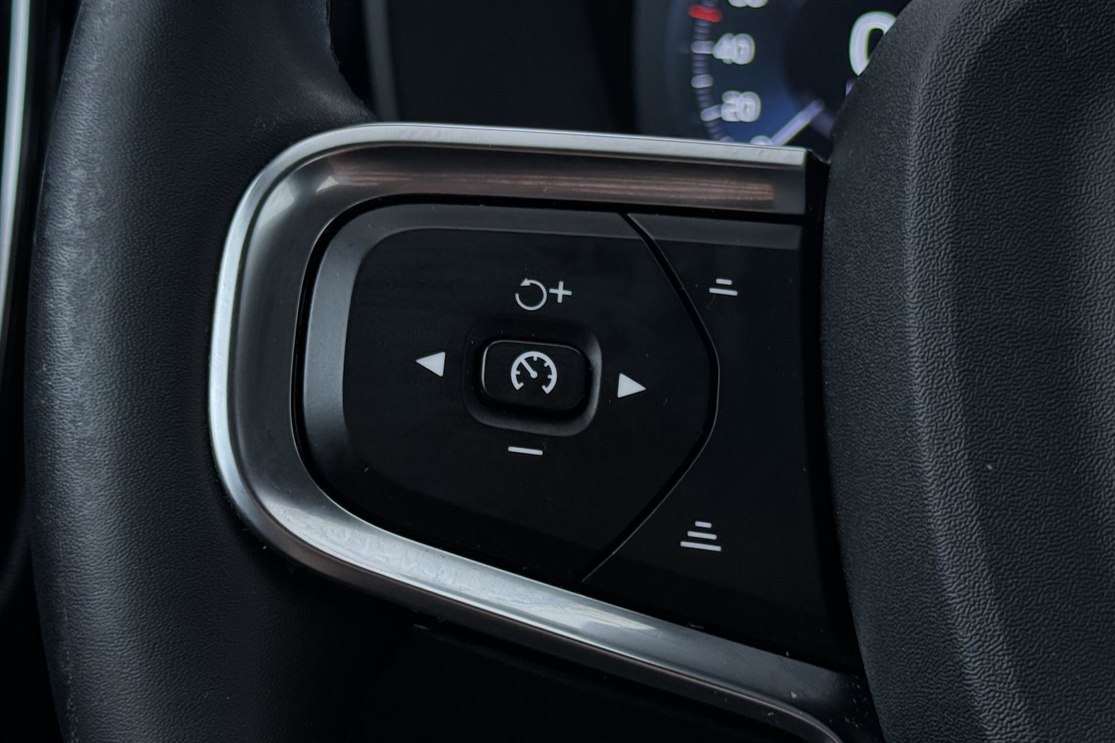 Volvo XC40 1.5 T4 Inscription Expression | Camera | Cruise Control | Keyless | Navigatie | High Performance Sound | Apple CarPlay | 18 Inch