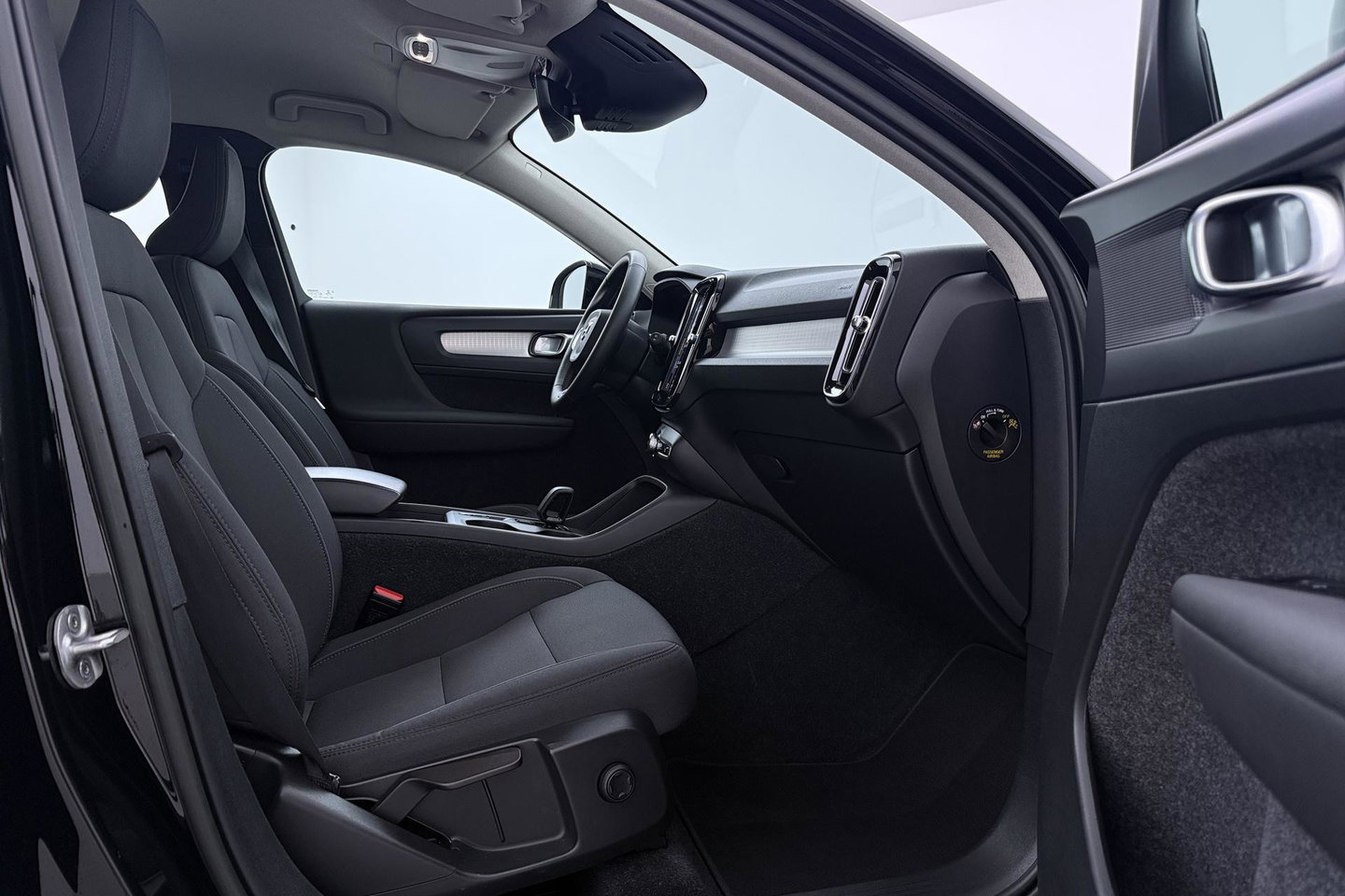 Volvo XC40 1.5 T4 Inscription Expression | Camera | Cruise Control | Keyless | Navigatie | High Performance Sound | Apple CarPlay | 18 Inch