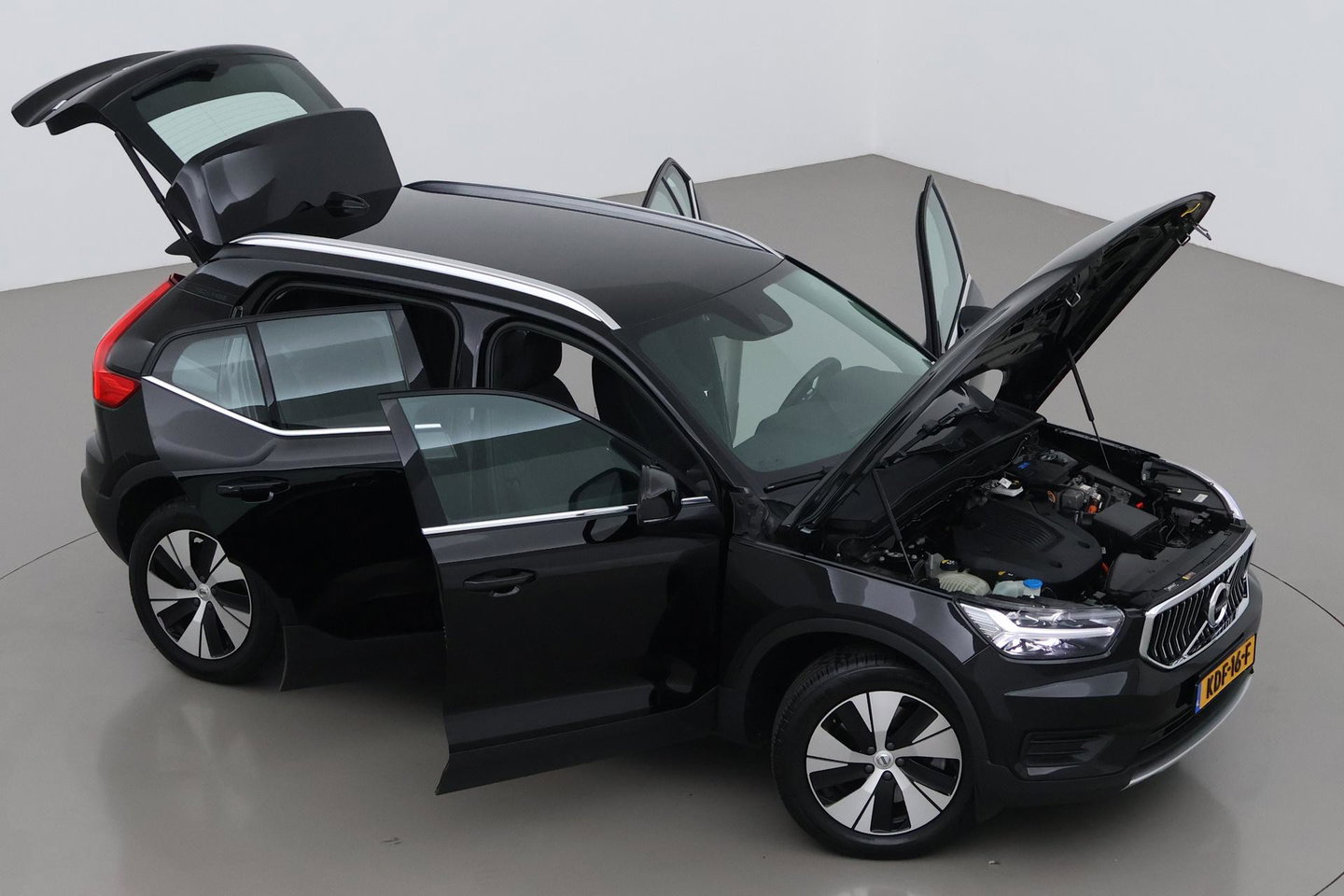 Volvo XC40 1.5 T4 Inscription Expression | Camera | Cruise Control | Keyless | Navigatie | High Performance Sound | Apple CarPlay | 18 Inch