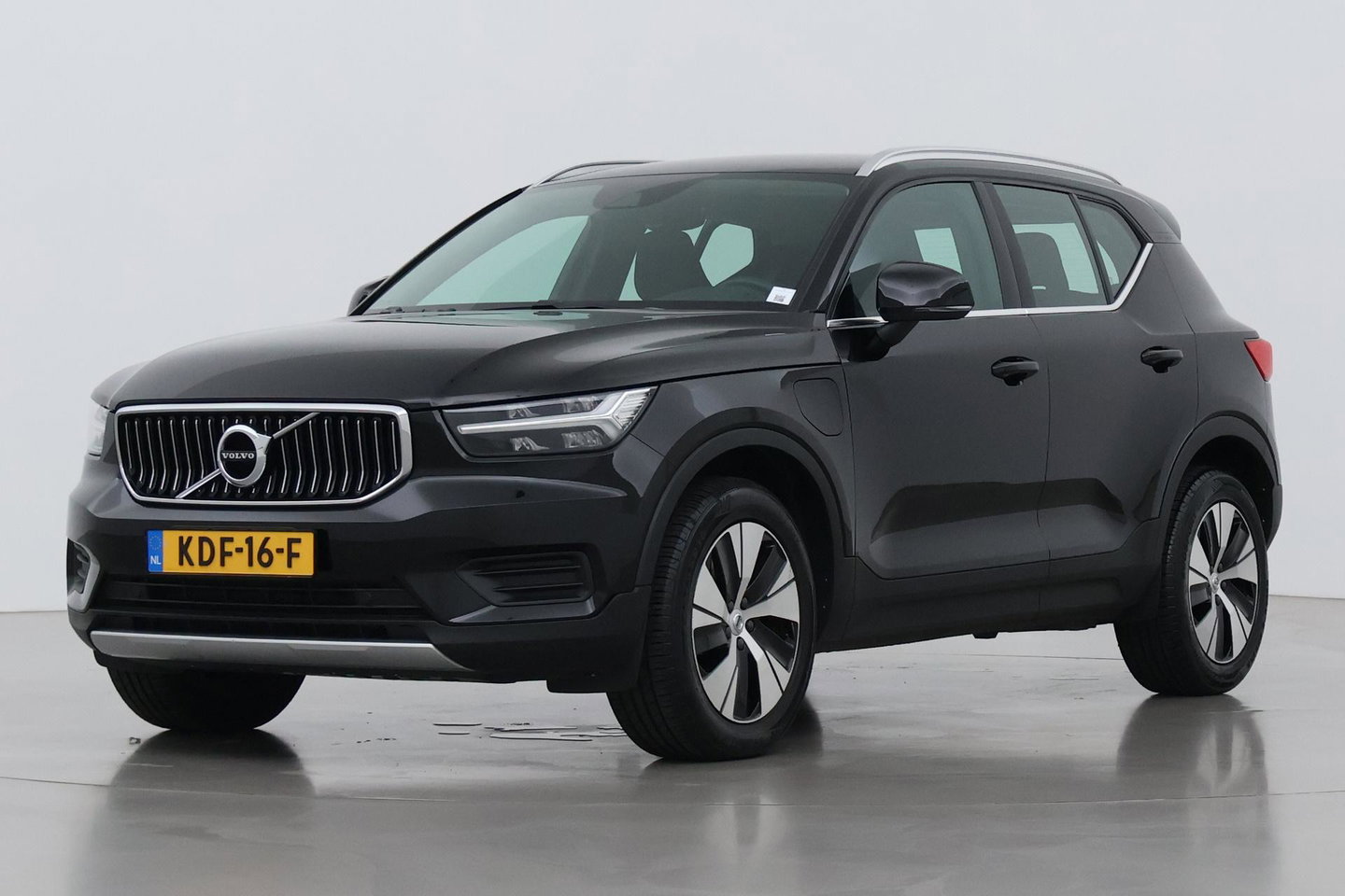Volvo XC40 1.5 T4 Inscription Expression | Camera | Cruise Control | Keyless | Navigatie | High Performance Sound | Apple CarPlay | 18 Inch