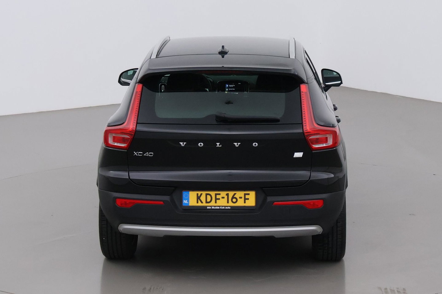 Volvo XC40 1.5 T4 Inscription Expression | Camera | Cruise Control | Keyless | Navigatie | High Performance Sound | Apple CarPlay | 18 Inch
