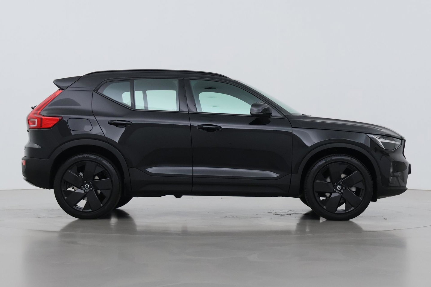 Volvo XC40 2.0 B3 Plus Black Edition | Harman/Kardon | Camera | Stoel+Stuurverwarming | Memory | Keyless | 20 Inch