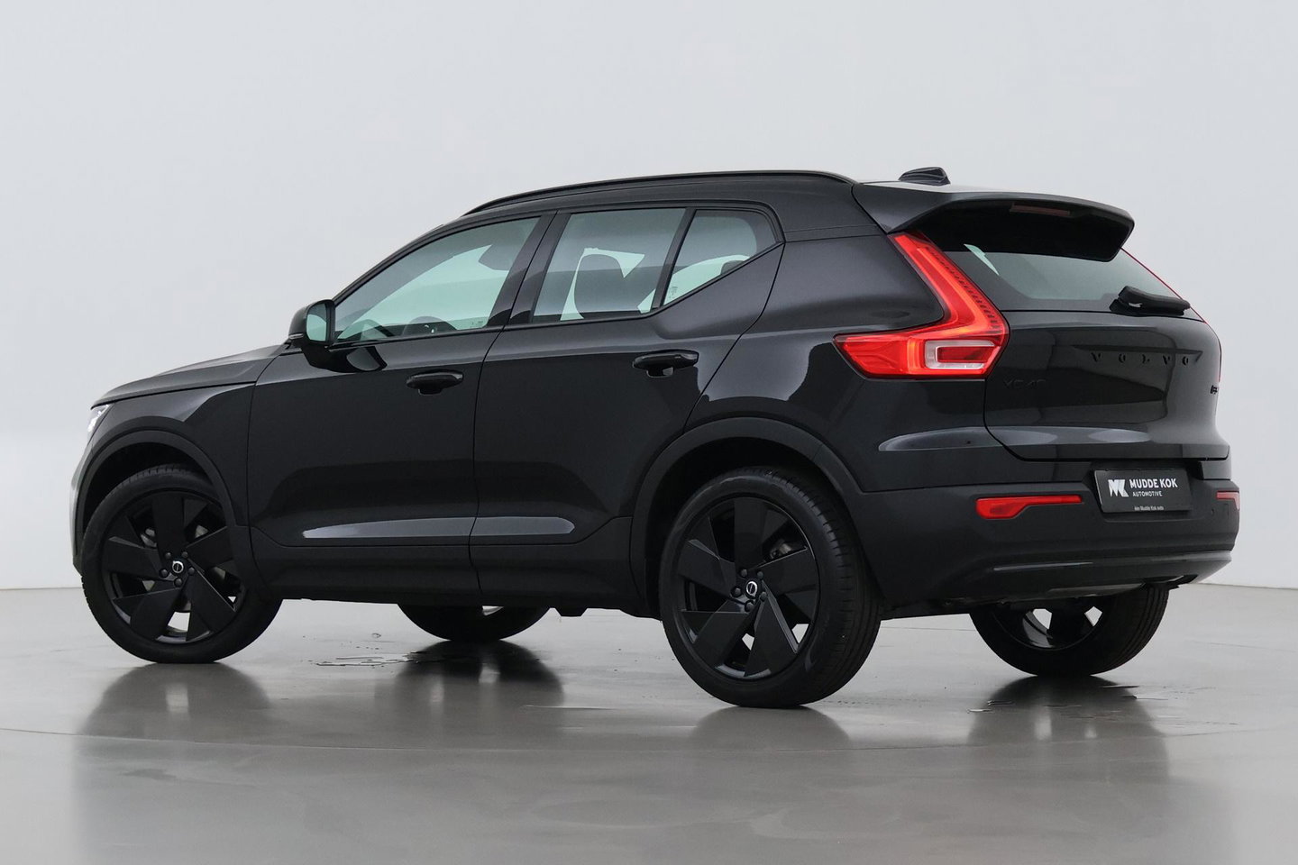 Volvo XC40 2.0 B3 Plus Black Edition | Harman/Kardon | Camera | Stoel+Stuurverwarming | Memory | Keyless | 20 Inch