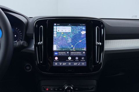 Volvo XC40 2.0 B3 Plus Black Edition | Harman/Kardon | Camera | Stoel+Stuurverwarming | Memory | Keyless | 20 Inch
