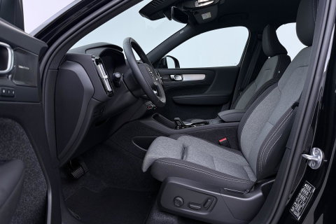 Volvo XC40 2.0 B3 Plus Black Edition | Harman/Kardon | Camera | Stoel+Stuurverwarming | Memory | Keyless | 20 Inch