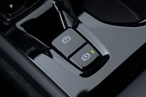 Volvo XC40 2.0 B3 Plus Black Edition | Harman/Kardon | Camera | Stoel+Stuurverwarming | Memory | Keyless | 20 Inch