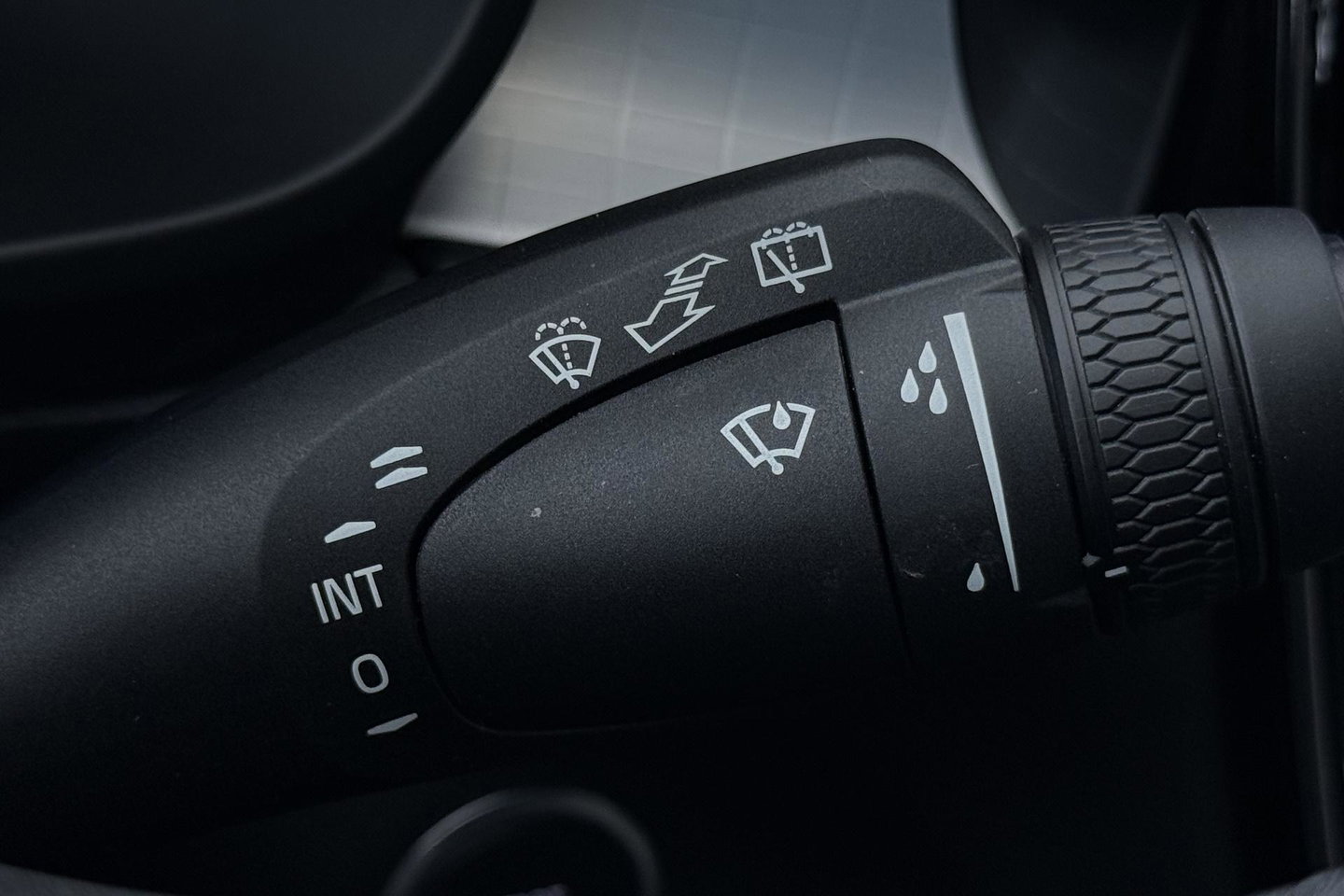 Volvo XC40 2.0 B3 Plus Black Edition | Harman/Kardon | Camera | Stoel+Stuurverwarming | Memory | Keyless | 20 Inch