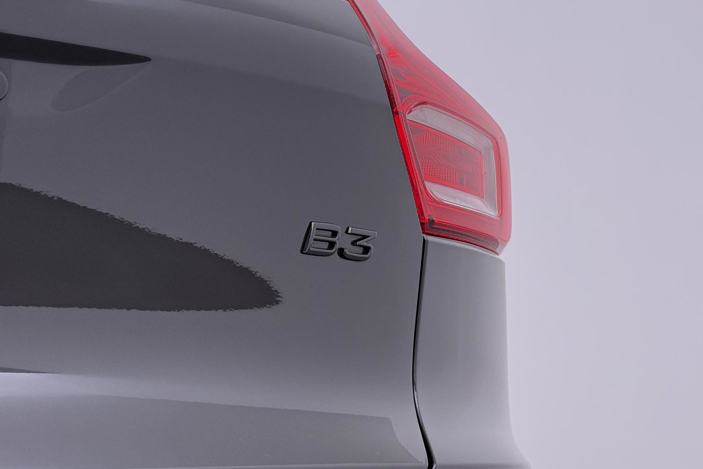 Volvo XC40 2.0 B3 Plus Black Edition | Harman/Kardon | Camera | Stoel+Stuurverwarming | Memory | Keyless | 20 Inch