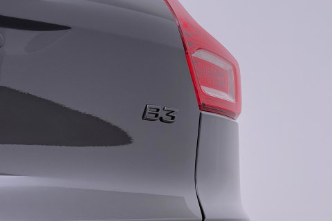 Volvo XC40 2.0 B3 Plus Black Edition | Harman/Kardon | Camera | Stoel+Stuurverwarming | Memory | Keyless | 20 Inch