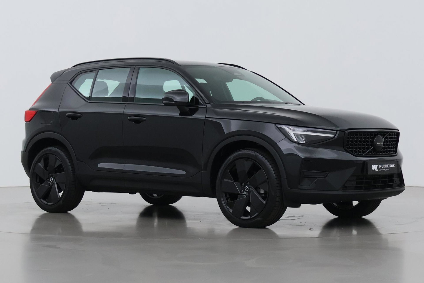 Volvo XC40 2.0 B3 Plus Black Edition | Harman/Kardon | Camera | Stoel+Stuurverwarming | Memory | Keyless | 20 Inch