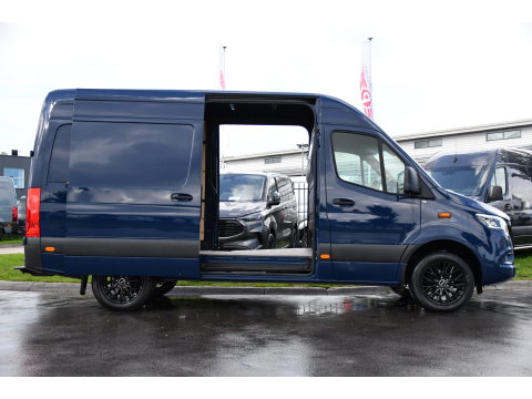 Mercedes-Benz Sprinter 317 1.9 CDI L2H2 RWD AMG Edition Adaptieve Cruise, 360 Camera, Carplay, 2 x Schuifdeur, LED, Automaat, 170pk 3500kg Trekhaak, Uniek!