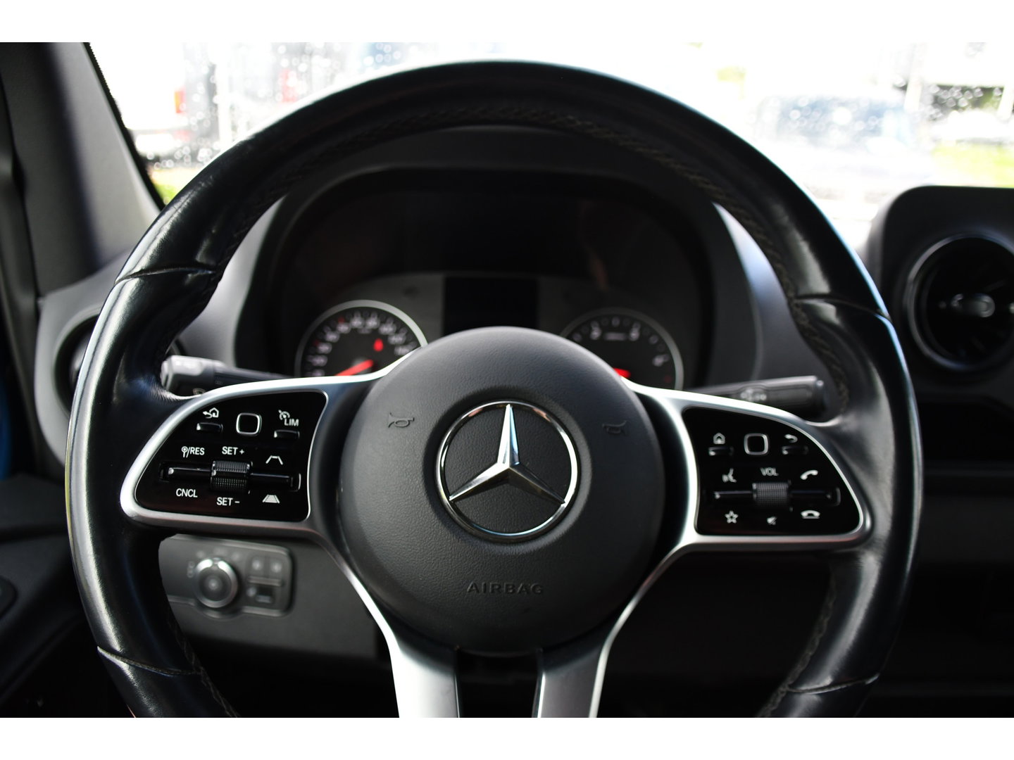Mercedes-Benz Sprinter 317 1.9 CDI L2H2 RWD AMG Edition Adaptieve Cruise, 360 Camera, Carplay, 2 x Schuifdeur, LED, Automaat, 170pk 3500kg Trekhaak, Uniek!