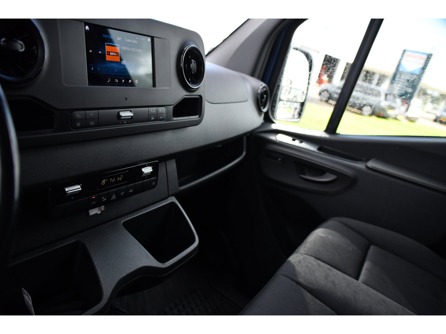 Mercedes-Benz Sprinter 317 1.9 CDI L2H2 RWD AMG Edition Adaptieve Cruise, 360 Camera, Carplay, 2 x Schuifdeur, LED, Automaat, 170pk 3500kg Trekhaak, Uniek!