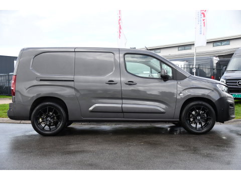 Peugeot Partner 1.5 BlueHDI L2 PB Edition Camera, Cruise, Carplay, Trekhaak, Sensoren, 130pk, Automaat, Multimedia, Uniek!