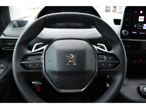 Peugeot Partner 1.5 BlueHDI L2 PB Edition Camera, Cruise, Carplay, Trekhaak, Sensoren, 130pk, Automaat, Multimedia, Uniek!