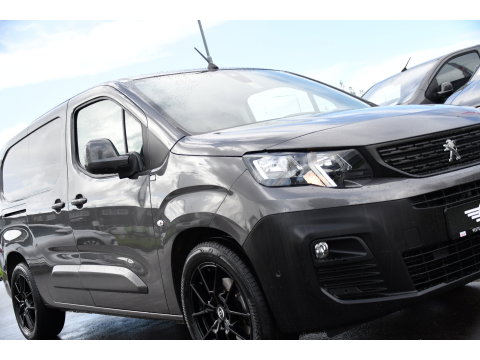 Peugeot Partner 1.5 BlueHDI L2 PB Edition Camera, Cruise, Carplay, Trekhaak, Sensoren, 130pk, Automaat, Multimedia, Uniek!