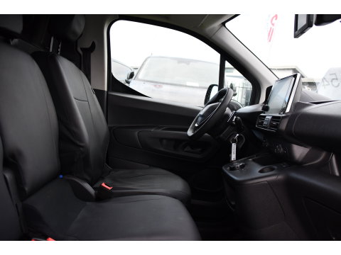 Peugeot Partner 1.5 BlueHDI L2 PB Edition Camera, Cruise, Carplay, Trekhaak, Sensoren, 130pk, Automaat, Multimedia, Uniek!