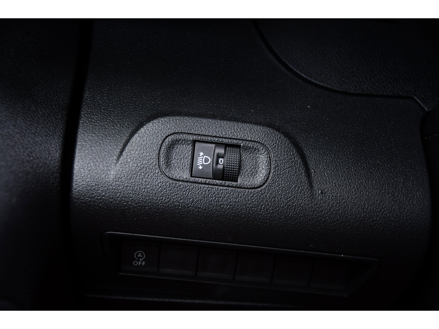 Peugeot Partner 1.5 BlueHDI L2 PB Edition Camera, Cruise, Carplay, Trekhaak, Sensoren, 130pk, Automaat, Multimedia, Uniek!