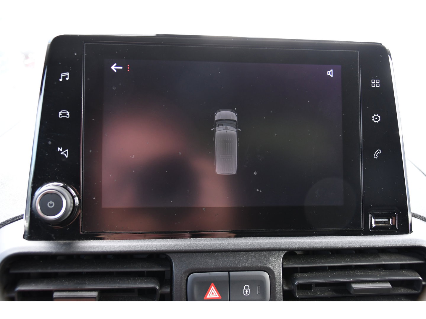 Peugeot Partner 1.5 BlueHDI L2 PB Edition Camera, Cruise, Carplay, Trekhaak, Sensoren, 130pk, Automaat, Multimedia, Uniek!