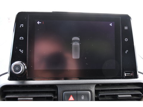 Peugeot Partner 1.5 BlueHDI L2 PB Edition Camera, Cruise, Carplay, Trekhaak, Sensoren, 130pk, Automaat, Multimedia, Uniek!