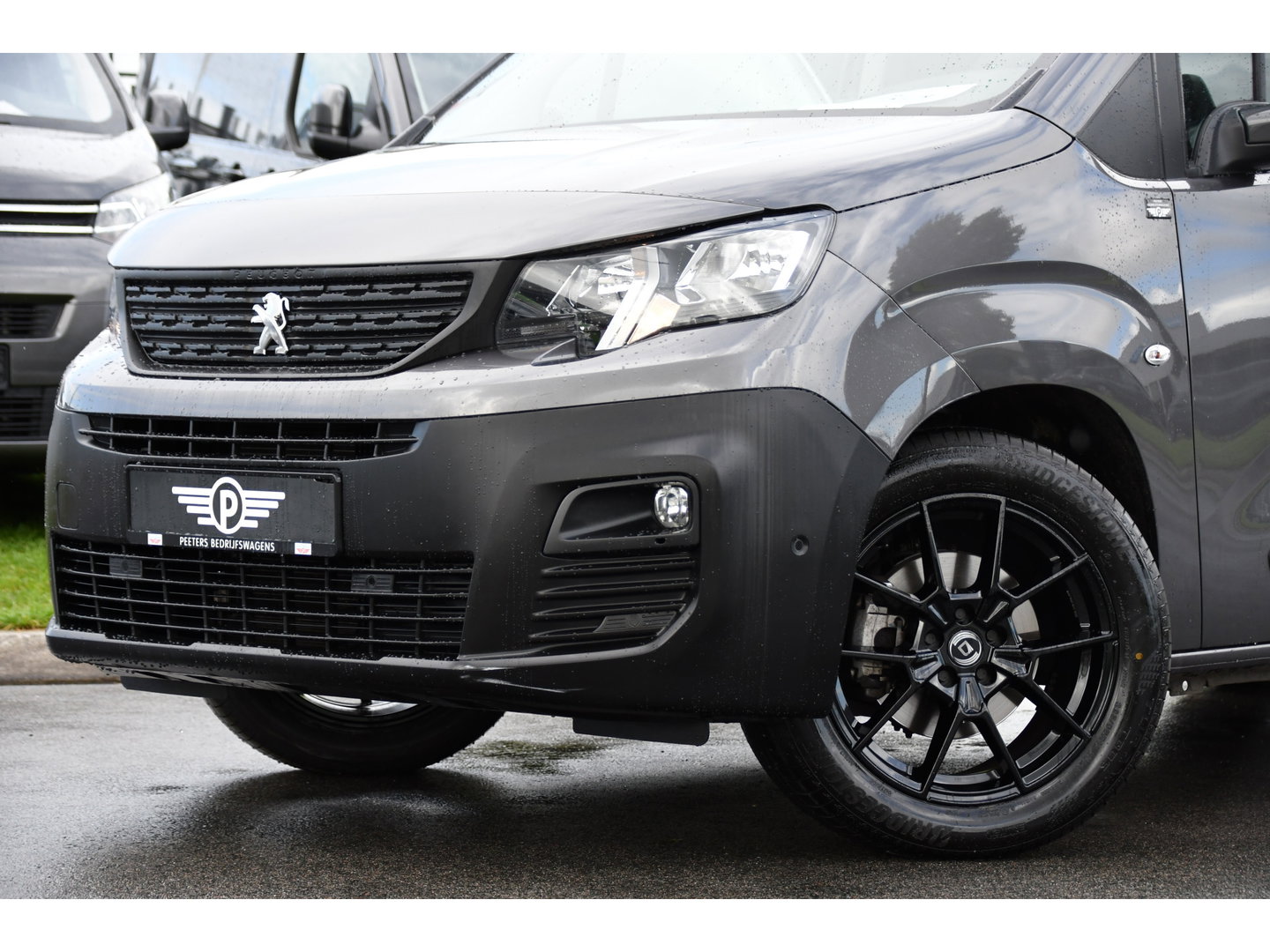 Peugeot Partner 1.5 BlueHDI L2 PB Edition Camera, Cruise, Carplay, Trekhaak, Sensoren, 130pk, Automaat, Multimedia, Uniek!