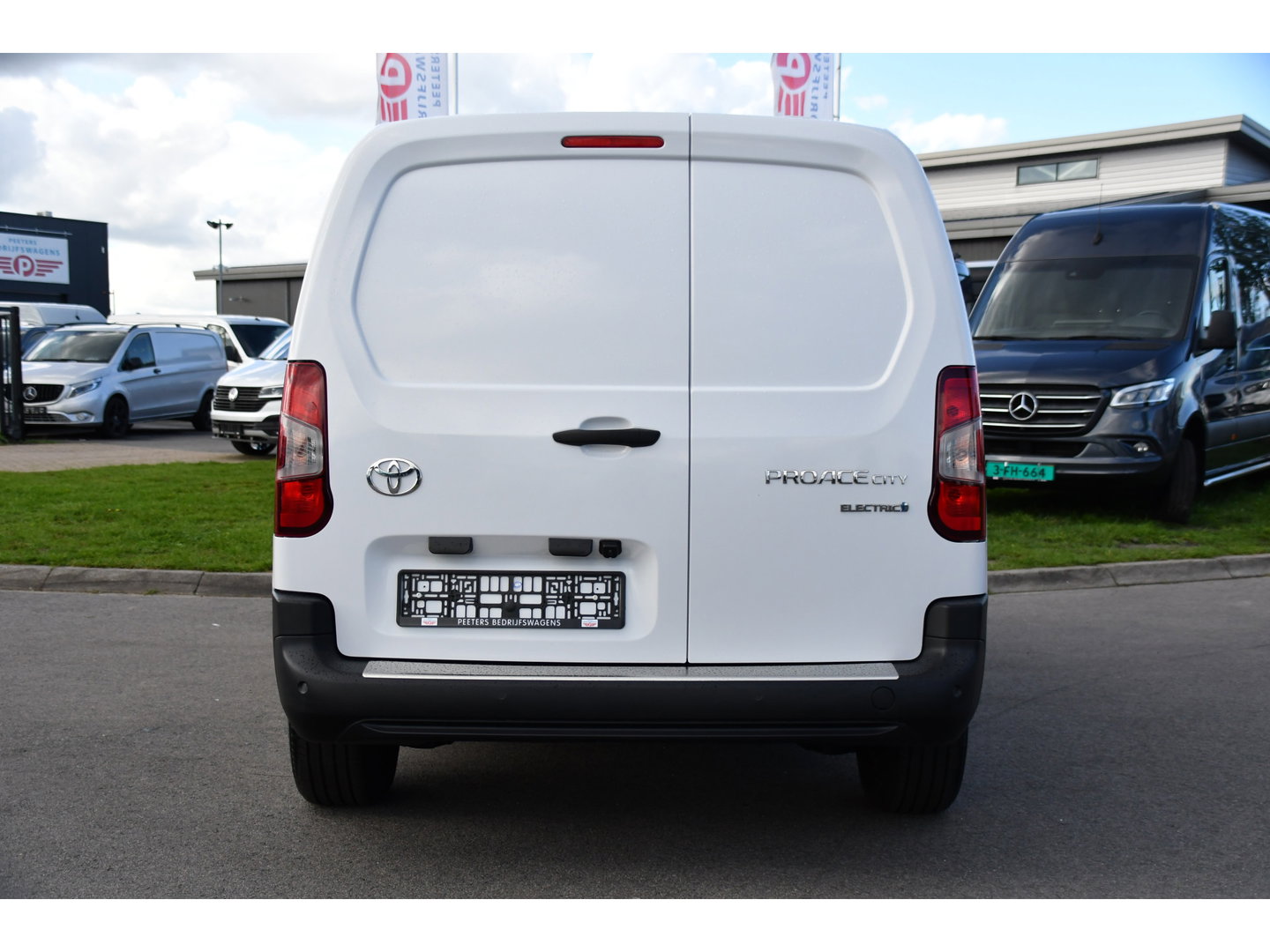 Toyota PROACE CITY Electric Professional 50 kWh Virtual, Camera, Cruise, Carplay, Multimedia, Standkachel, 136pk, NIEUW!