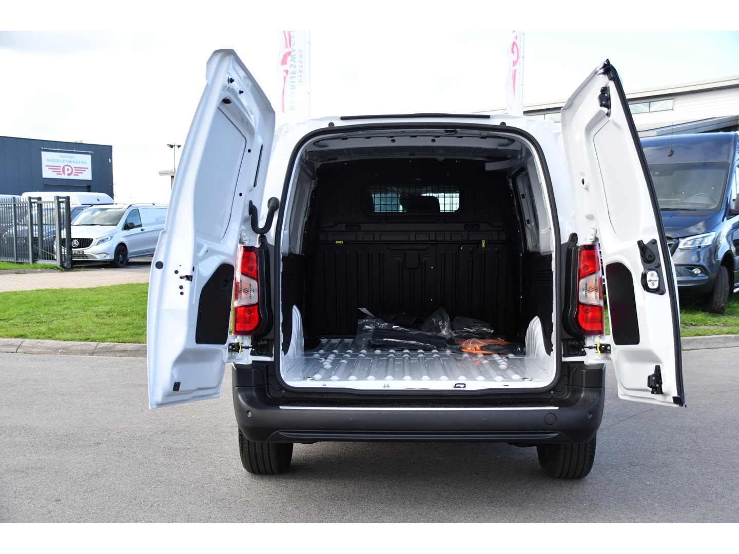 Toyota PROACE CITY Electric Professional 50 kWh Virtual, Camera, Cruise, Carplay, Multimedia, Standkachel, 136pk, NIEUW!