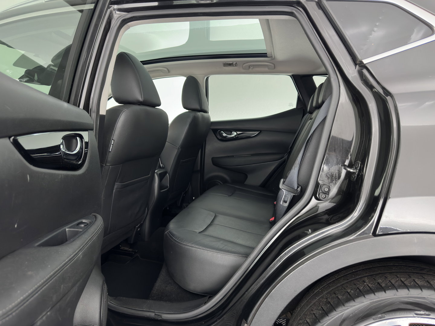 Nissan QASHQAI 1.2 Tekna Aut. *PANO | LEDER | NAVI-FULLMAP | Bi-LED-LIGHTS | HEATED-COMFORTSEATS | NISSAN-CONNECT | TOPVIEW | ECC | PDC | BLINDSPOT | ADAPTIVE-CRUISE | TOWBAR | AMBIENTLIGHT | KEYLESS | DAB | 19"ALU*