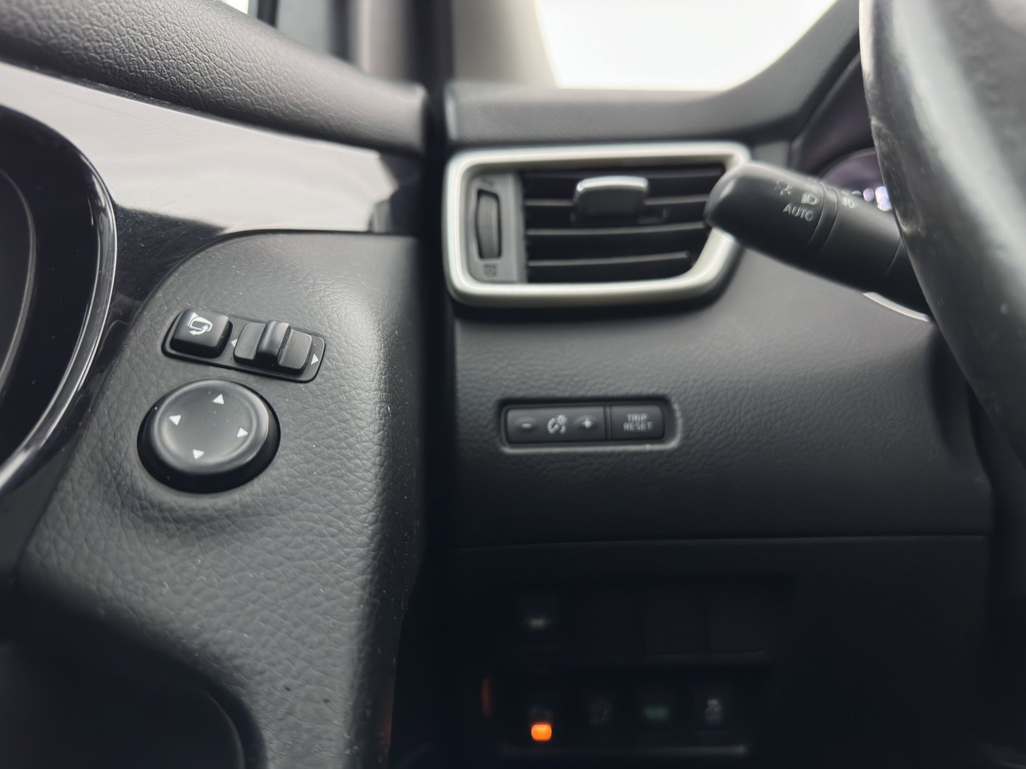 Nissan QASHQAI 1.2 Tekna Aut. *PANO | LEDER | NAVI-FULLMAP | Bi-LED-LIGHTS | HEATED-COMFORTSEATS | NISSAN-CONNECT | TOPVIEW | ECC | PDC | BLINDSPOT | ADAPTIVE-CRUISE | TOWBAR | AMBIENTLIGHT | KEYLESS | DAB | 19"ALU*
