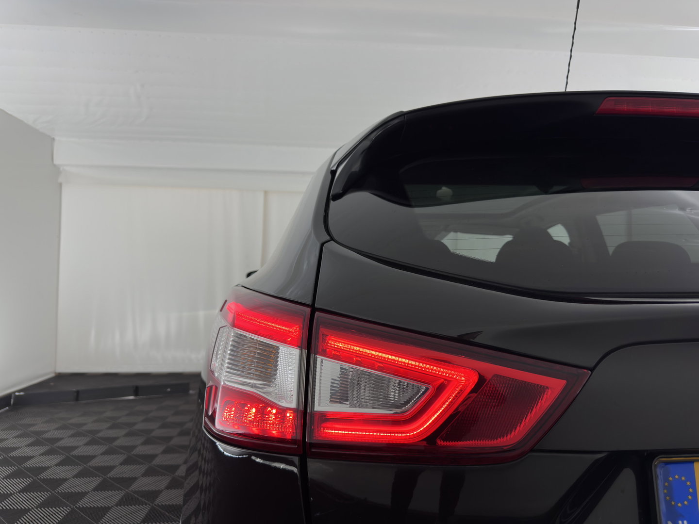 Nissan QASHQAI 1.2 Tekna Aut. *PANO | LEDER | NAVI-FULLMAP | Bi-LED-LIGHTS | HEATED-COMFORTSEATS | NISSAN-CONNECT | TOPVIEW | ECC | PDC | BLINDSPOT | ADAPTIVE-CRUISE | TOWBAR | AMBIENTLIGHT | KEYLESS | DAB | 19"ALU*