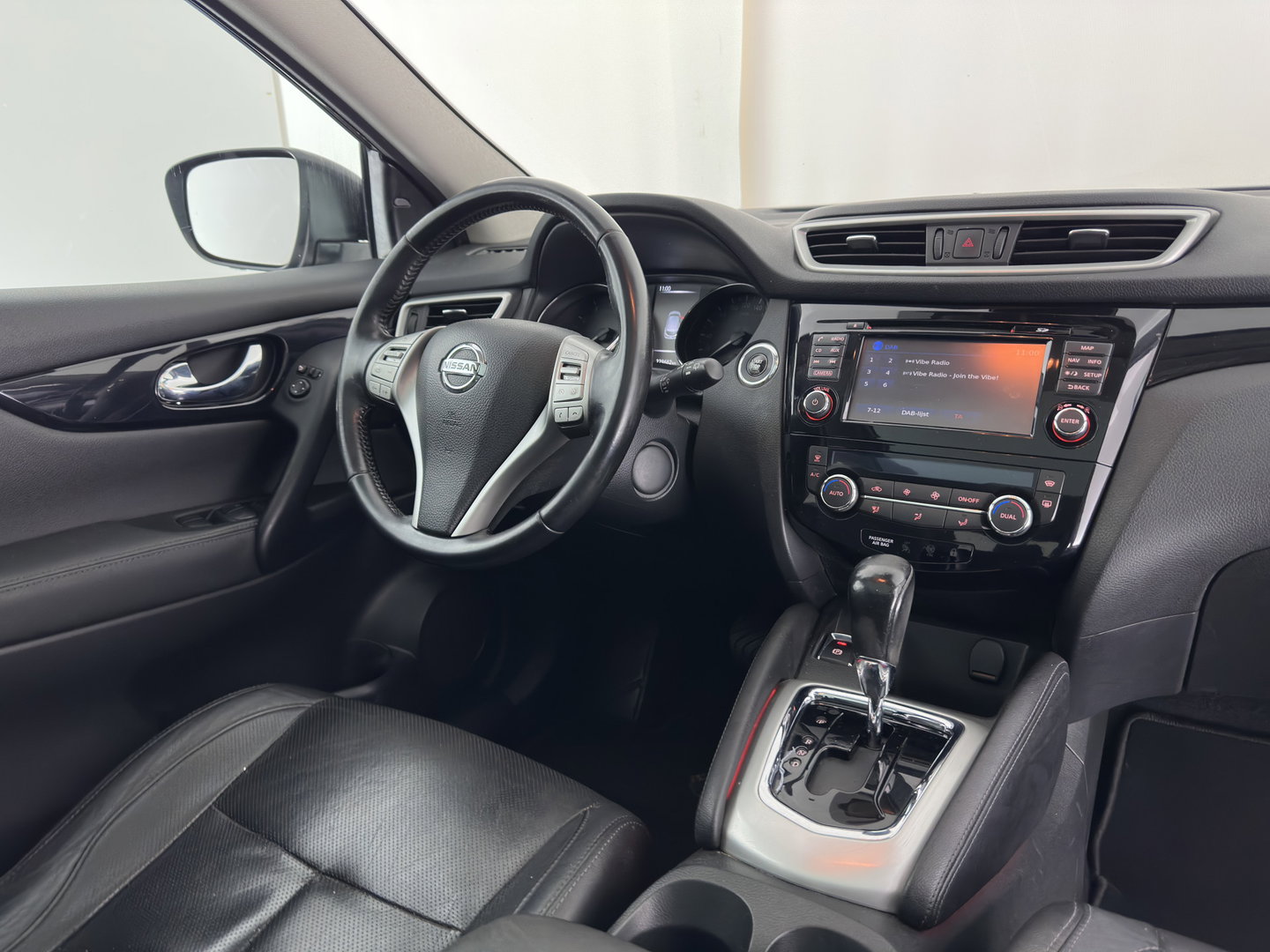 Nissan QASHQAI 1.2 Tekna Aut. *PANO | LEDER | NAVI-FULLMAP | Bi-LED-LIGHTS | HEATED-COMFORTSEATS | NISSAN-CONNECT | TOPVIEW | ECC | PDC | BLINDSPOT | ADAPTIVE-CRUISE | TOWBAR | AMBIENTLIGHT | KEYLESS | DAB | 19"ALU*