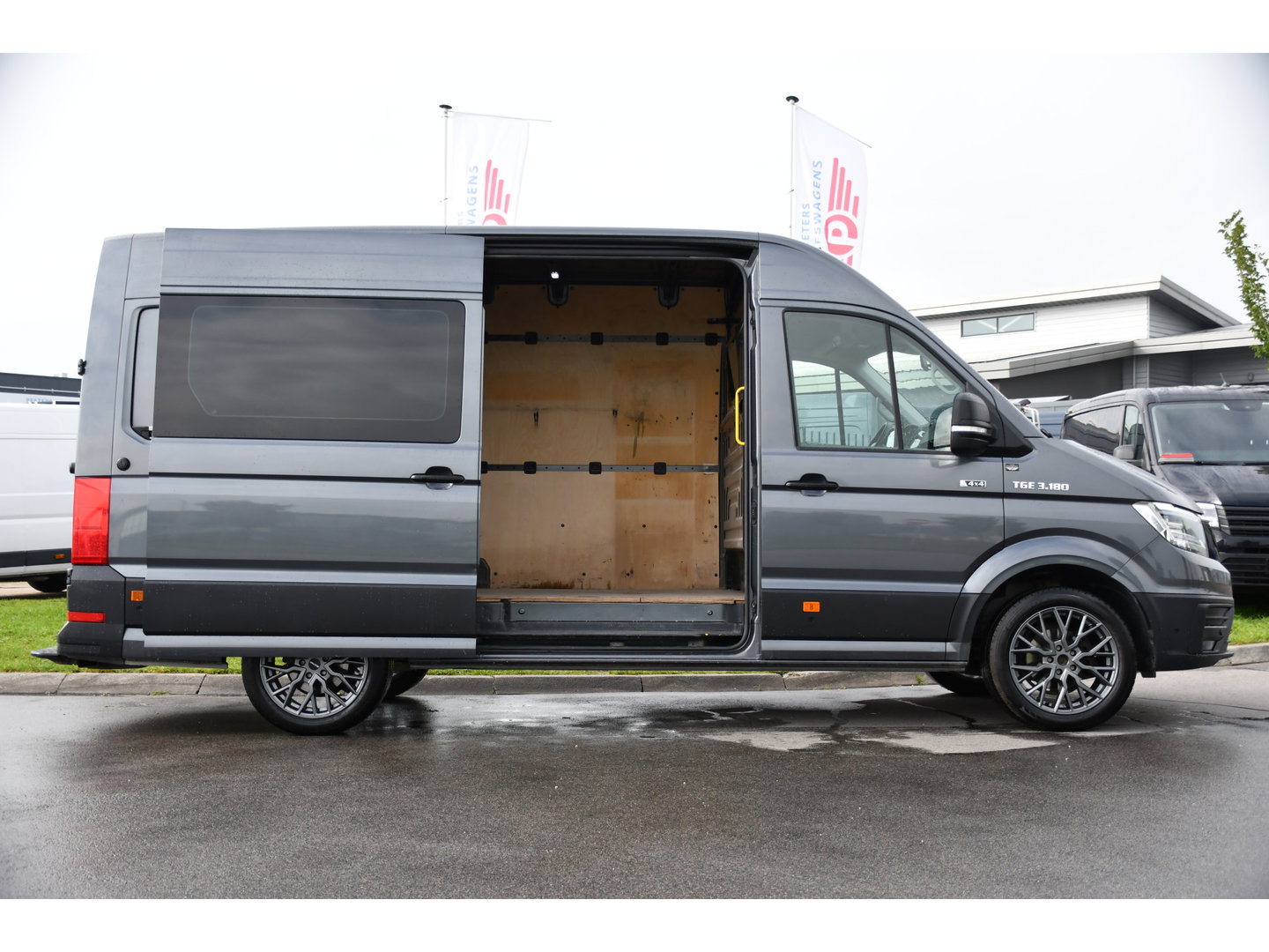 MAN TGE 3.180 35 2.0 L3H3 4x4 PB Edition Camera, Cruise, Carplay, LED, Trekhaak, 177pk, Automaat, Sensoren, Stoelverwarming, Uniek!