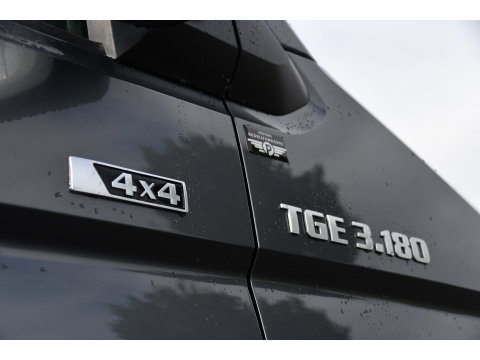 MAN TGE 3.180 35 2.0 L3H3 4x4 PB Edition Camera, Cruise, Carplay, LED, Trekhaak, 177pk, Automaat, Sensoren, Stoelverwarming, Uniek!