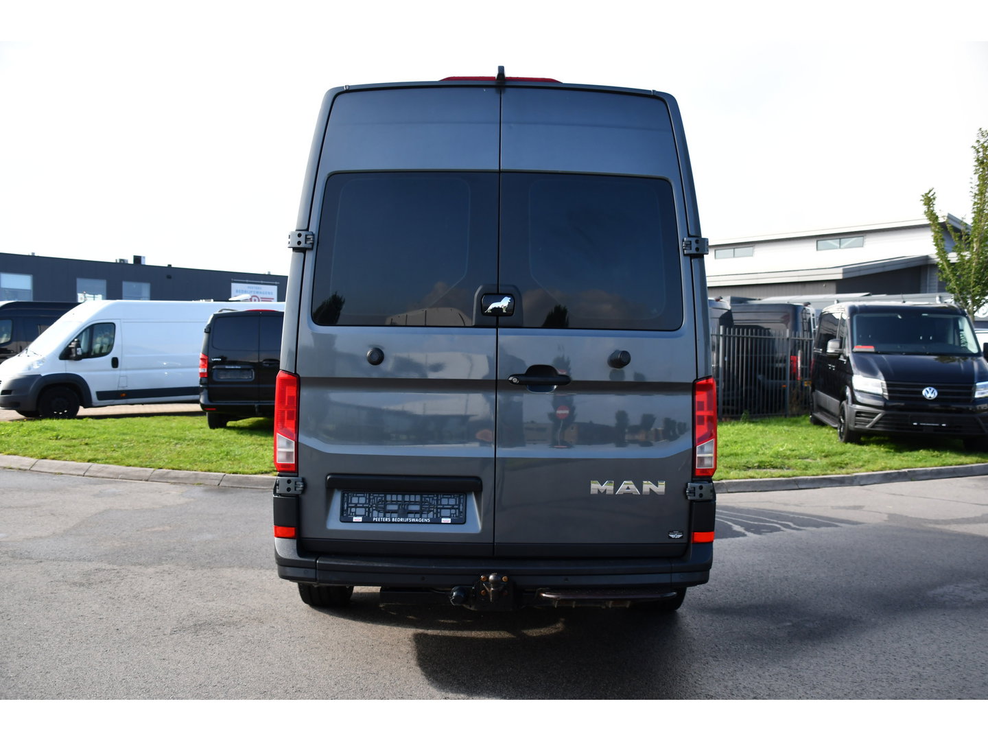 MAN TGE 3.180 35 2.0 L3H3 4x4 PB Edition Camera, Cruise, Carplay, LED, Trekhaak, 177pk, Automaat, Sensoren, Stoelverwarming, Uniek!