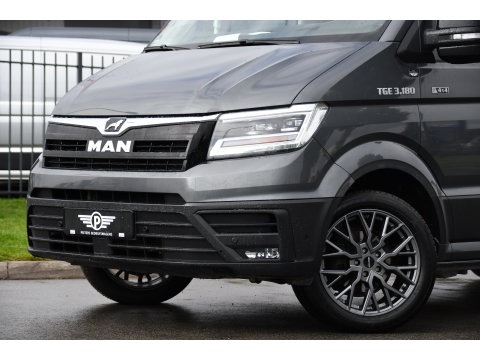 MAN TGE 3.180 35 2.0 L3H3 4x4 PB Edition Camera, Cruise, Carplay, LED, Trekhaak, 177pk, Automaat, Sensoren, Stoelverwarming, Uniek!
