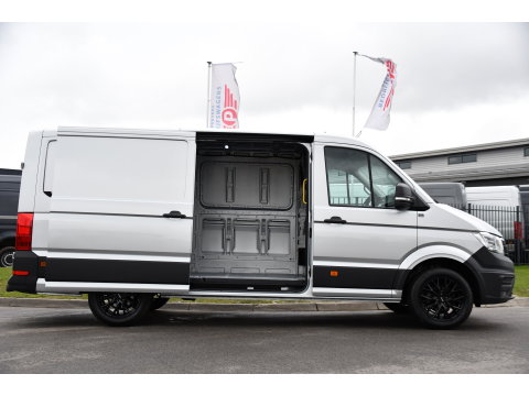 Volkswagen Crafter 35 2.0 TDI L3H2 Highline PB Edition Adaptieve Cruise, Camera, Carplay, Clima, LED, Stoelverwarming, Multimedia, Sensoren, Uniek!