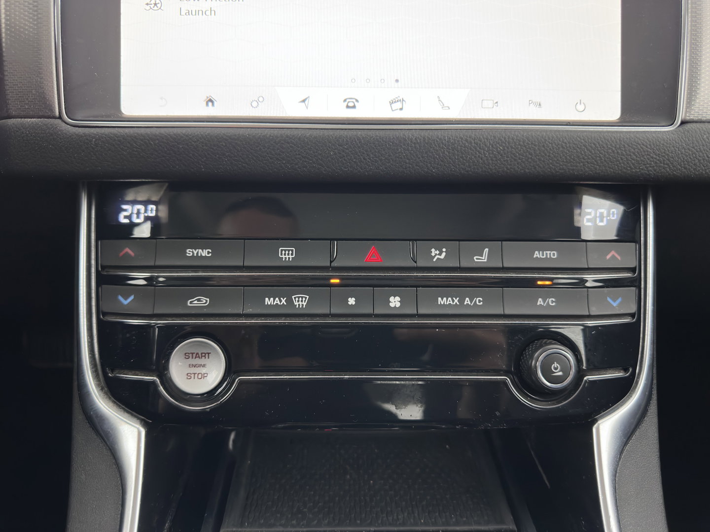 Jaguar XF 2.0d Prestige *AUT | LEATHER | XENON | SPORTSEATS | CAMERA | PRIVACY-GLASS | SHIFTPADDLES | NAVI-FULLMAP | ECC | PDC | CRUISE | 19''ALU*
