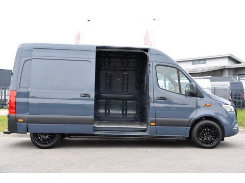 Mercedes-Benz Sprinter 315 1.9 CDI L2H2 AMG Edition Adaptieve Cruise, Camera, Carplay, 150pk, LED, Dodehoek, Sensoren, Multimedia, Uniek!