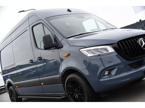 Mercedes-Benz Sprinter 315 1.9 CDI L2H2 AMG Edition Adaptieve Cruise, Camera, Carplay, 150pk, LED, Dodehoek, Sensoren, Multimedia, Uniek!