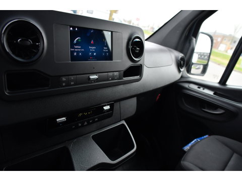 Mercedes-Benz Sprinter 315 1.9 CDI L2H2 AMG Edition Adaptieve Cruise, Camera, Carplay, 150pk, LED, Dodehoek, Sensoren, Multimedia, Uniek!