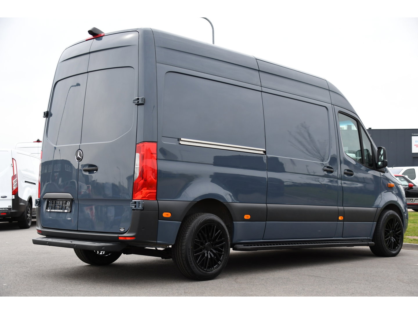 Mercedes-Benz Sprinter 315 1.9 CDI L2H2 AMG Edition Adaptieve Cruise, Camera, Carplay, 150pk, LED, Dodehoek, Sensoren, Multimedia, Uniek!
