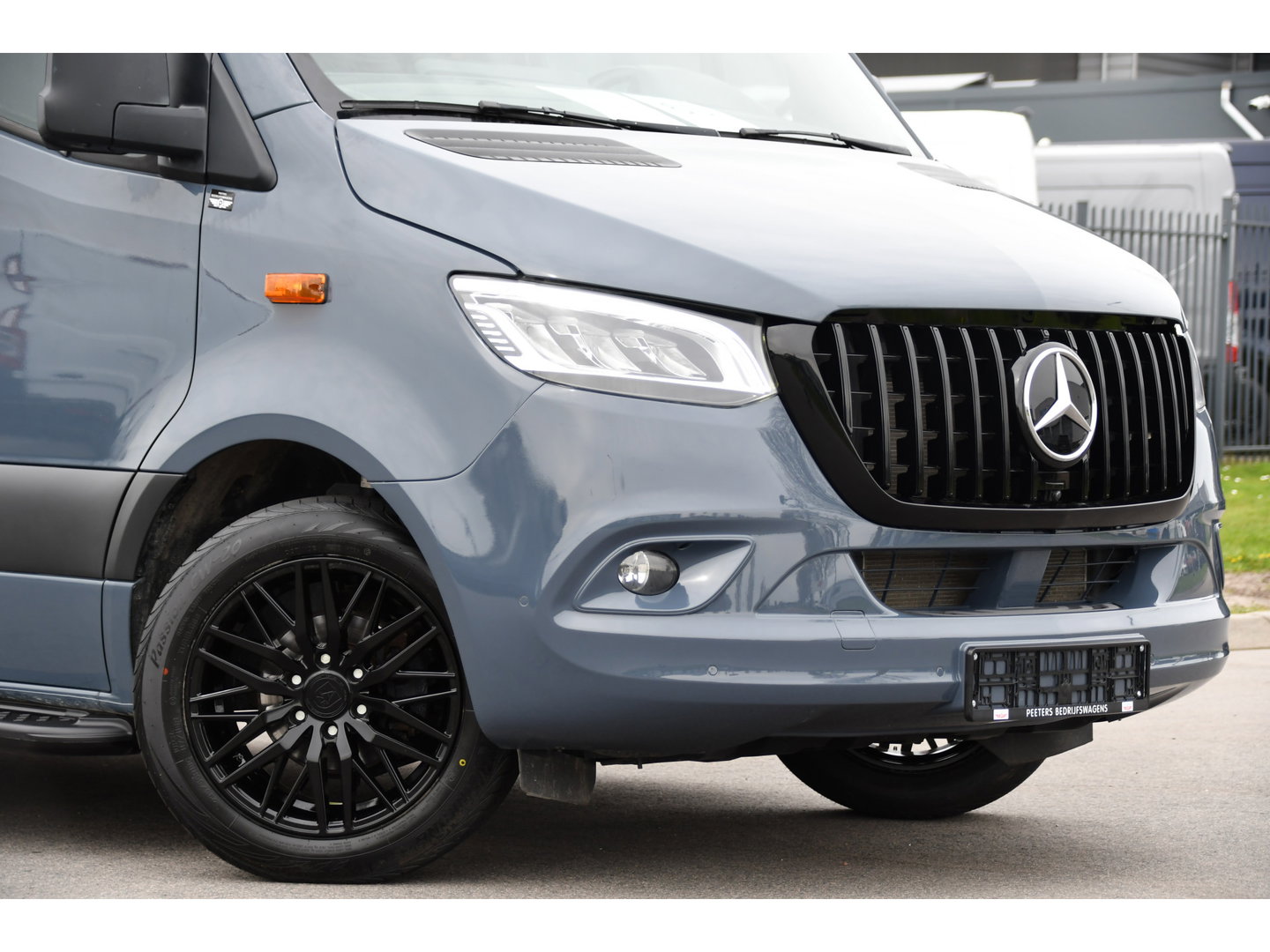 Mercedes-Benz Sprinter 315 1.9 CDI L2H2 AMG Edition Adaptieve Cruise, Camera, Carplay, 150pk, LED, Dodehoek, Sensoren, Multimedia, Uniek!