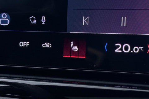 Audi A6 Avant TDI 150 kW Edition One S-tronic Avant | Panoramadak | 360° camera | Matrix LED | Passenger Display | Tech Plus | Sportstoelen | Stoelverwarming | ACC