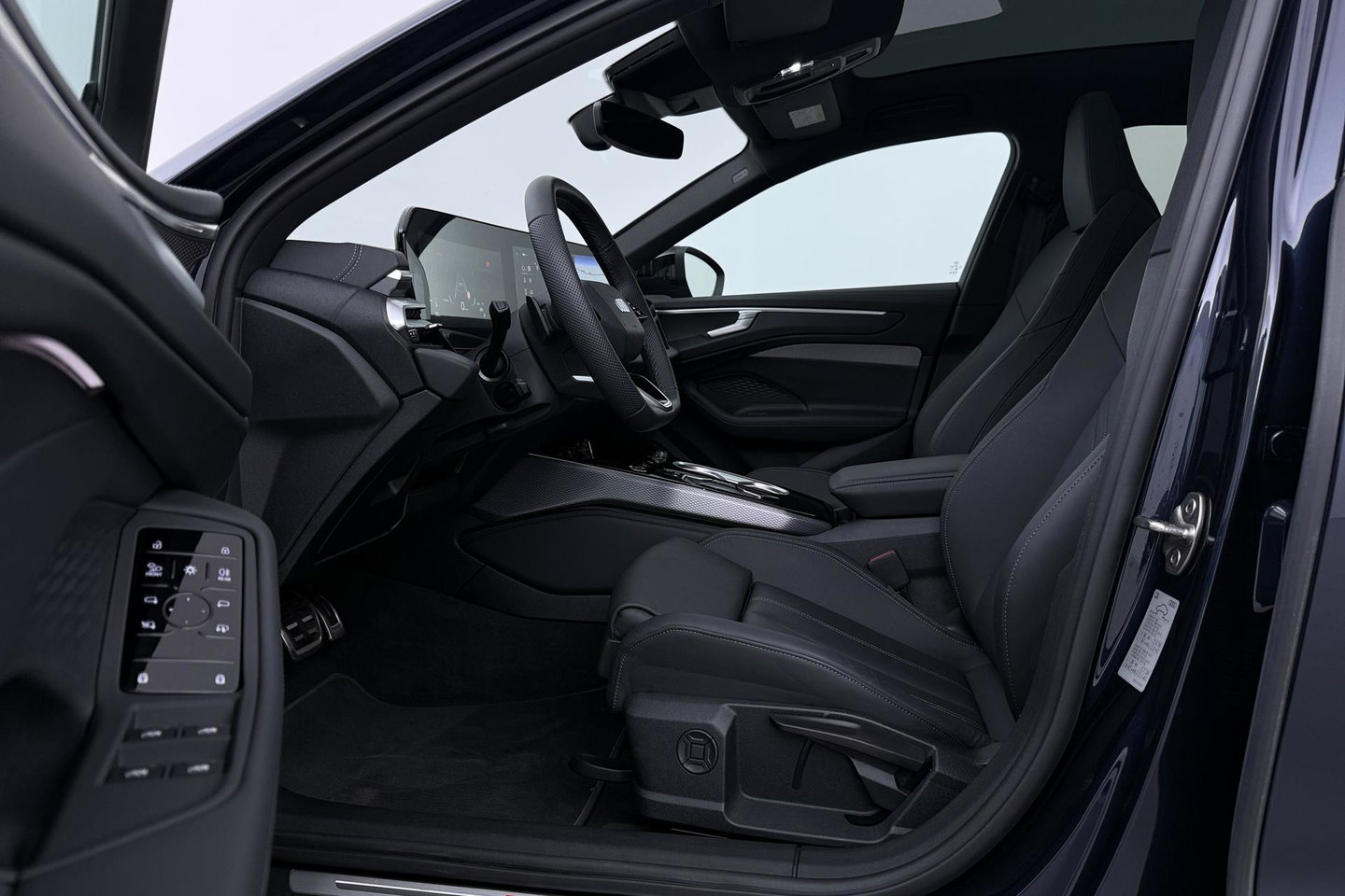 Audi A6 Avant TDI 150 kW Edition One S-tronic Avant | Panoramadak | 360° camera | Matrix LED | Passenger Display | Tech Plus | Sportstoelen | Stoelverwarming | ACC